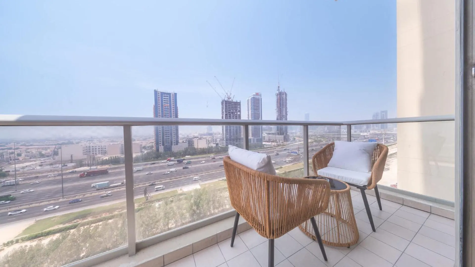 Impz Spacious Apartment For 6 People! Dubai